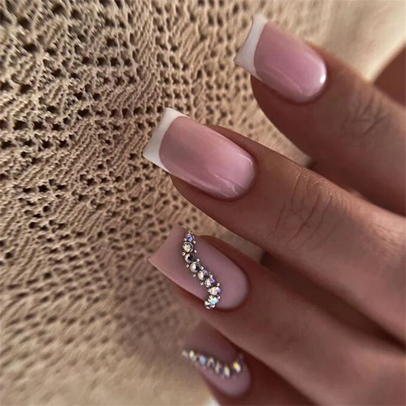 💅 Kit Press-On Nails “Perfect French”